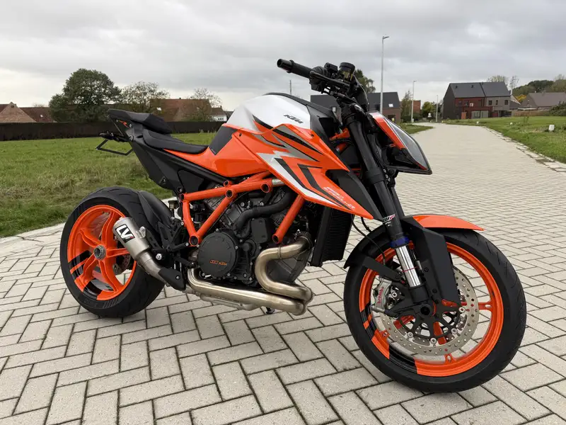 KTM 1290 Super Duke R - foto 2