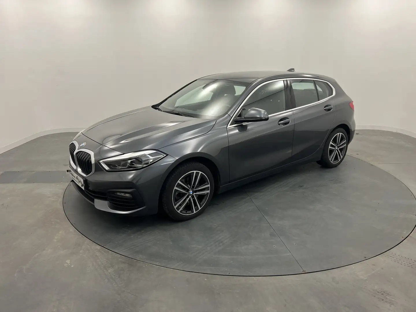 BMW 118 118d 150 ch BVA8 Business Design Gris - 1