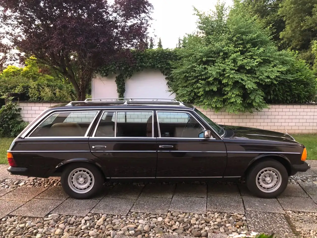 Mercedes-Benz 200 T (W123, S123), foto 1