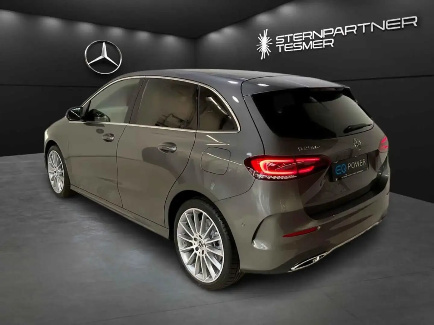 Mercedes-Benz B 250 e AMG, Kamera, CarPlay, Distronic, EasyP Grau - 2