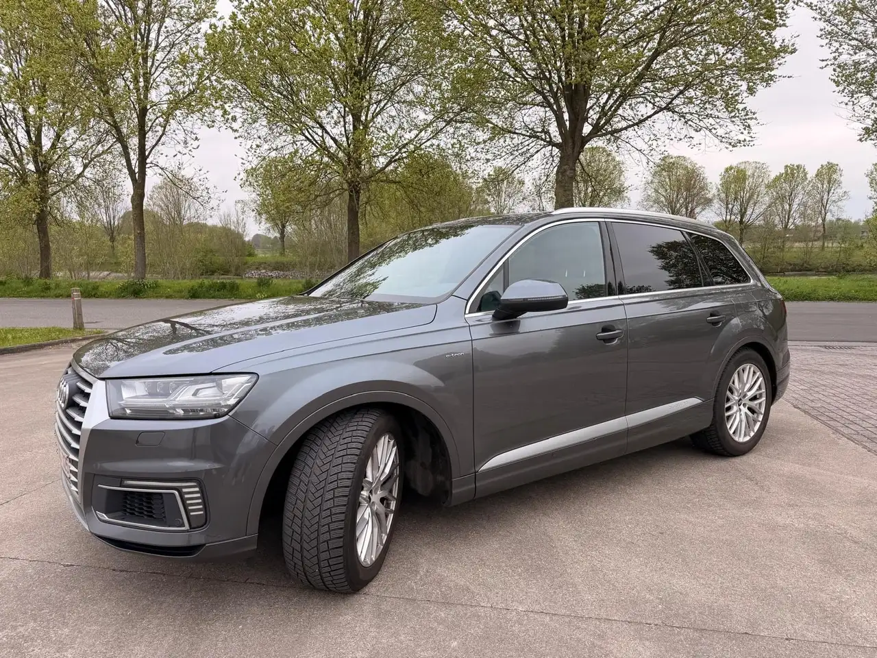 Audi Q7 e-tron