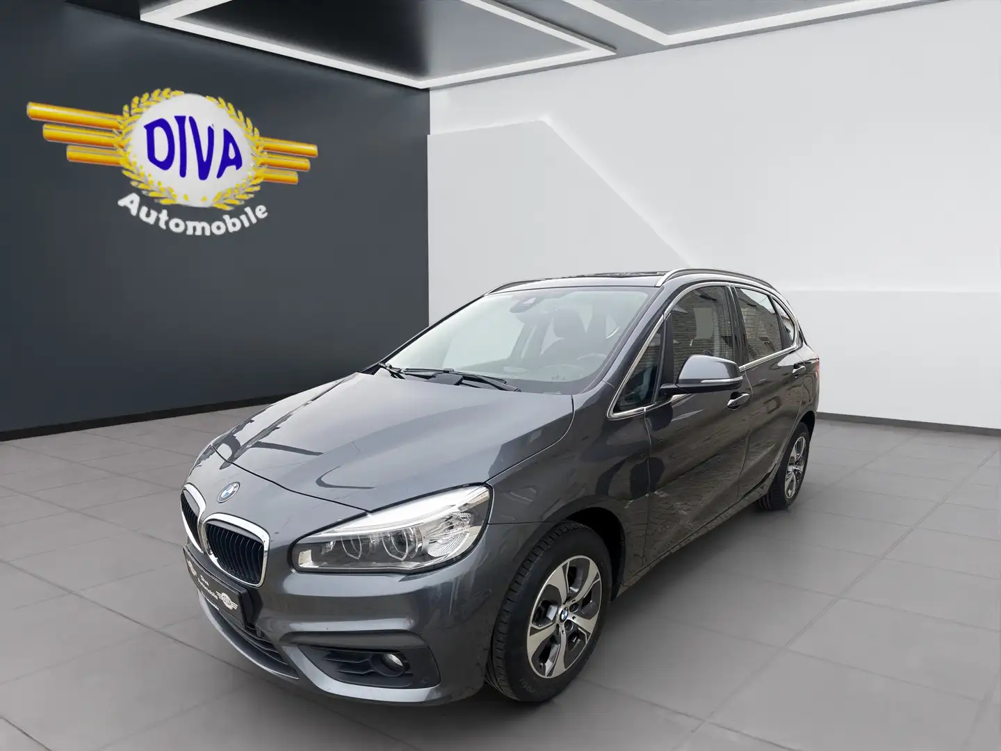 BMW 220 d Active Tourer 1.Hand Grau - 1