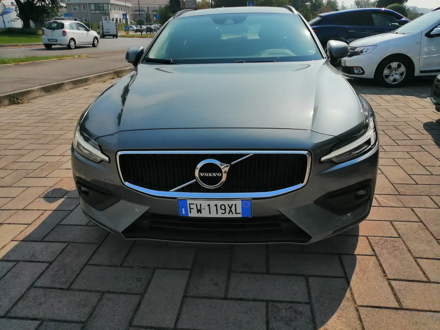 Volvo V60 V60 2.0 d3 Momentum geartronic my20 Gris - 2