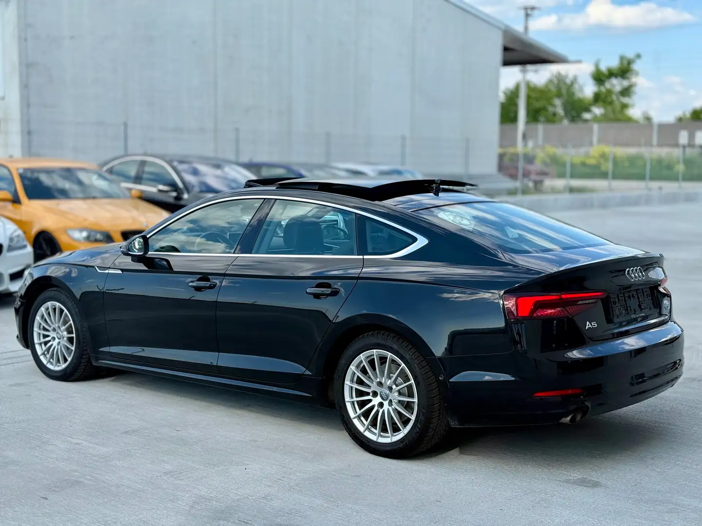Audi A5 2.0 TDI S-Tronic, Massagesitze,PANO,AHK,360Kam,ACC Schwarz - 2