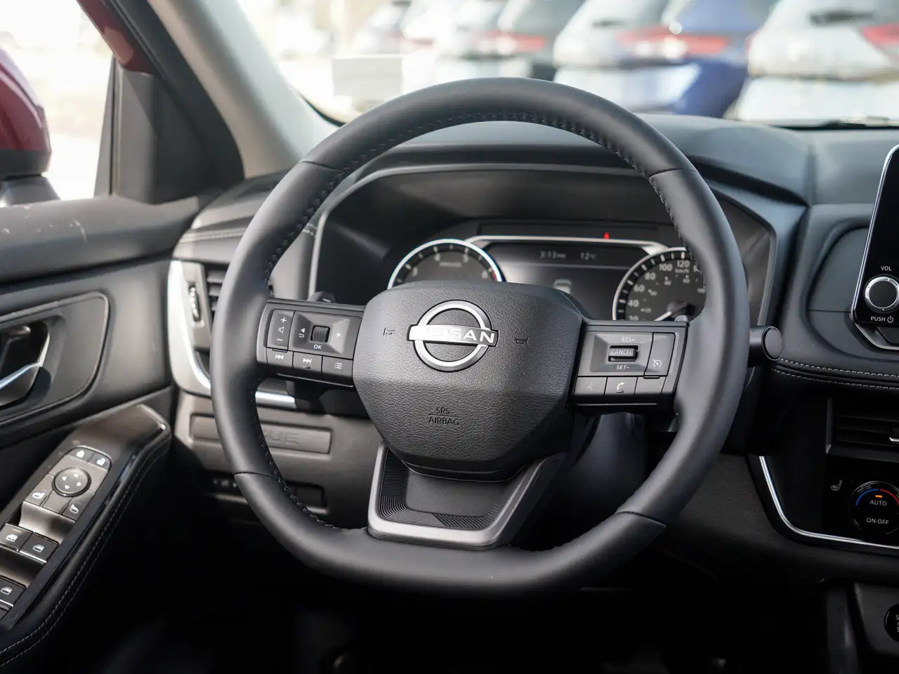 Nissan Rogue снимка Nissan Rogue