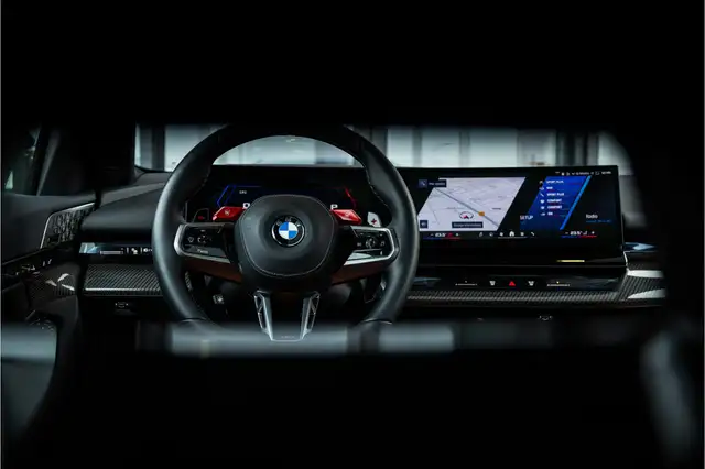 BMW M5 view 12