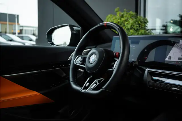 BMW M5 view 11
