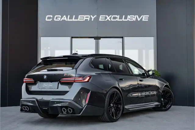 BMW M5 view 7