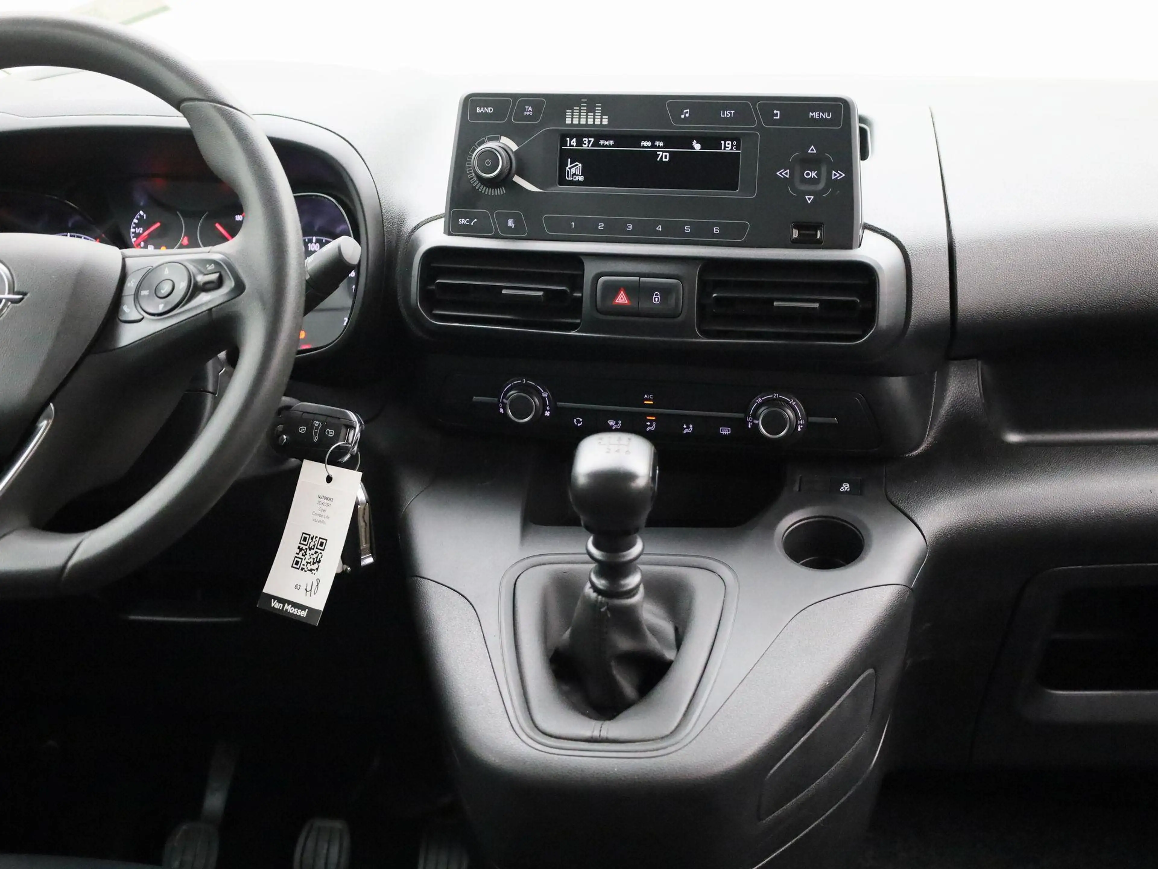 Opel Combo Life 1.5 Turbo D 100 MT6 Edition — photo 9