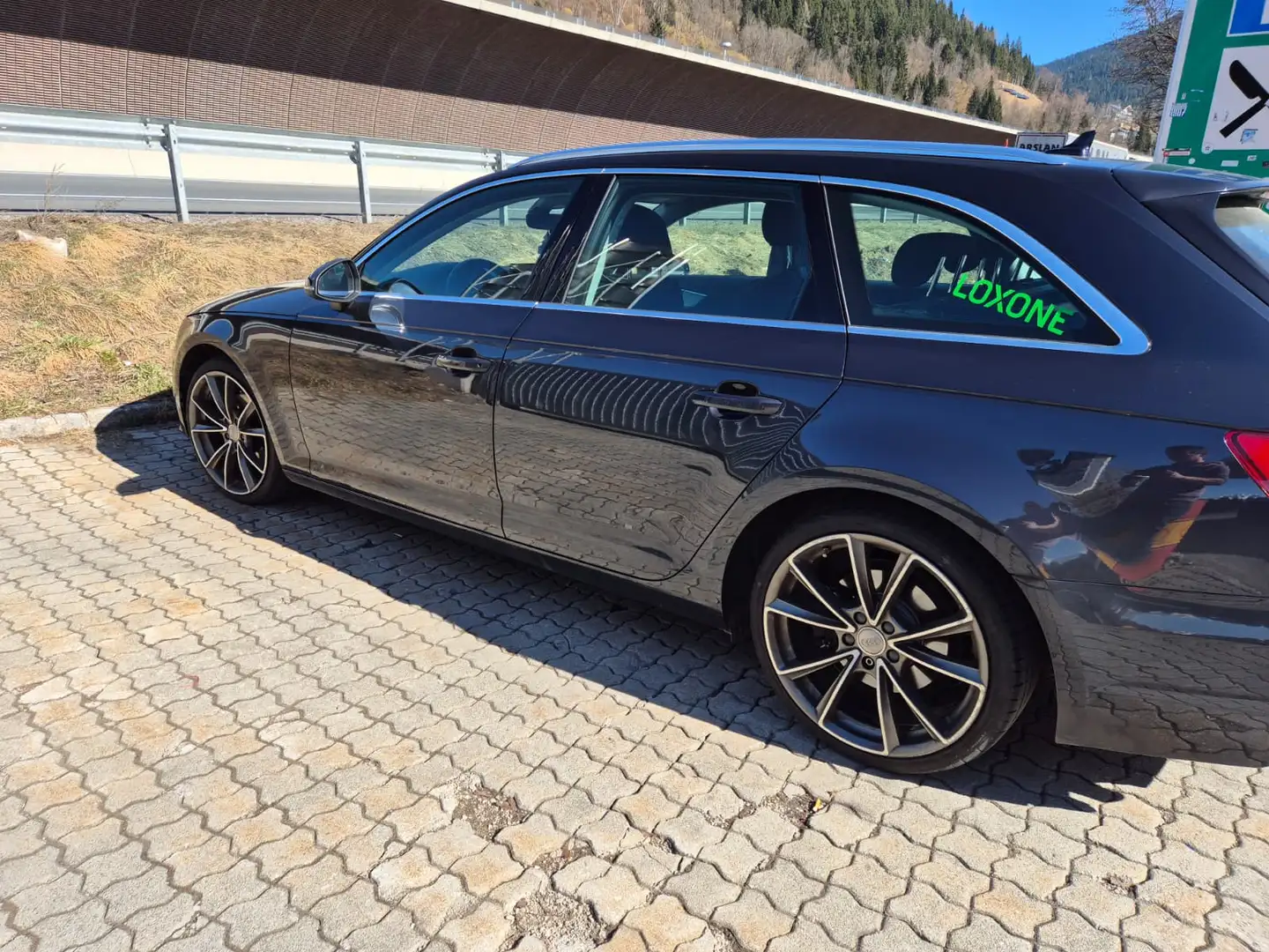 Audi A4 A4 Avant 2,0 TDI Ultra Blau - 1