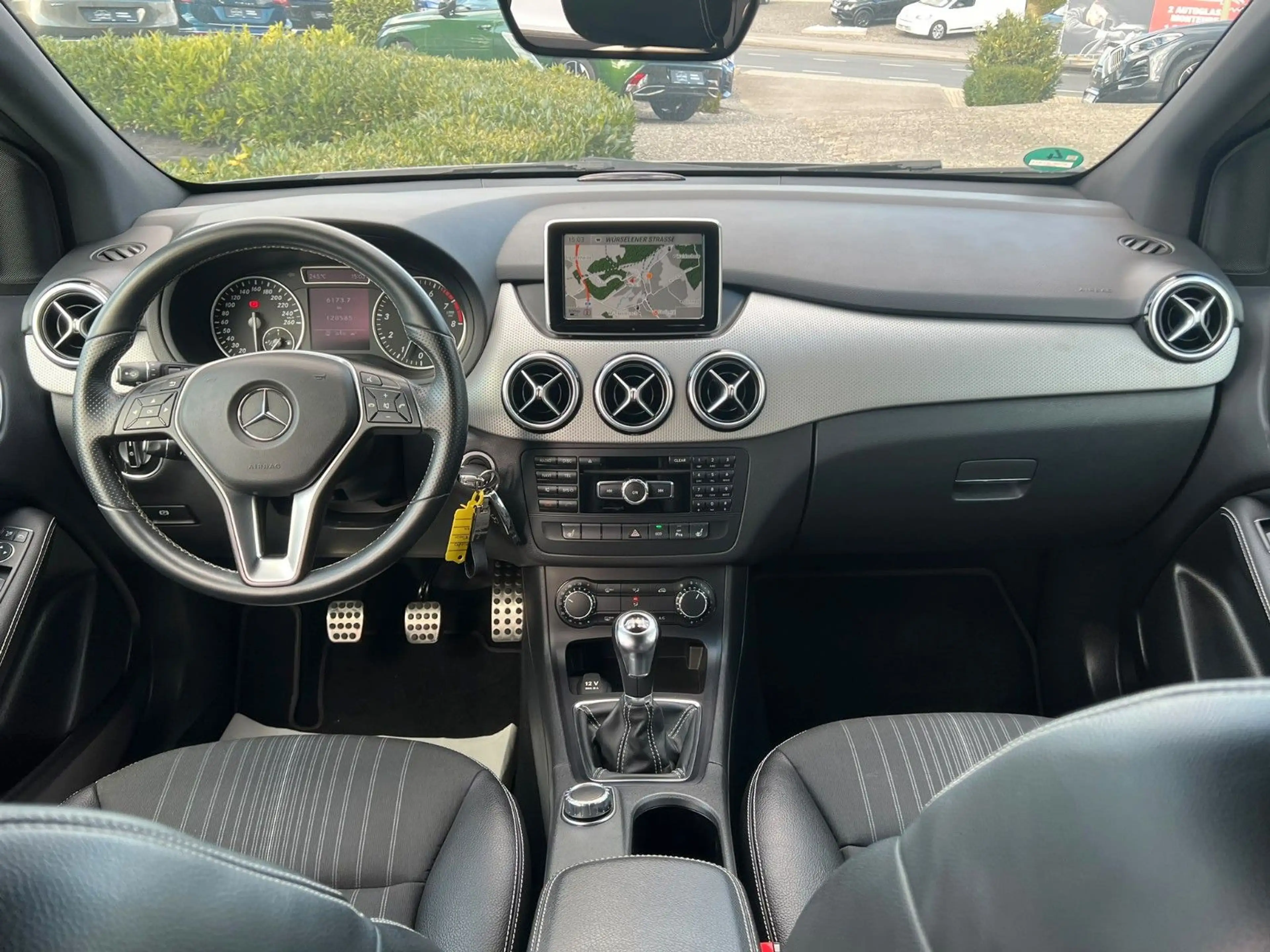 Mercedes-Benz B 200 -KLIMA-NAVI-BLUETOOTH-PDC-BIXENON-TEILLEDER — photo 13