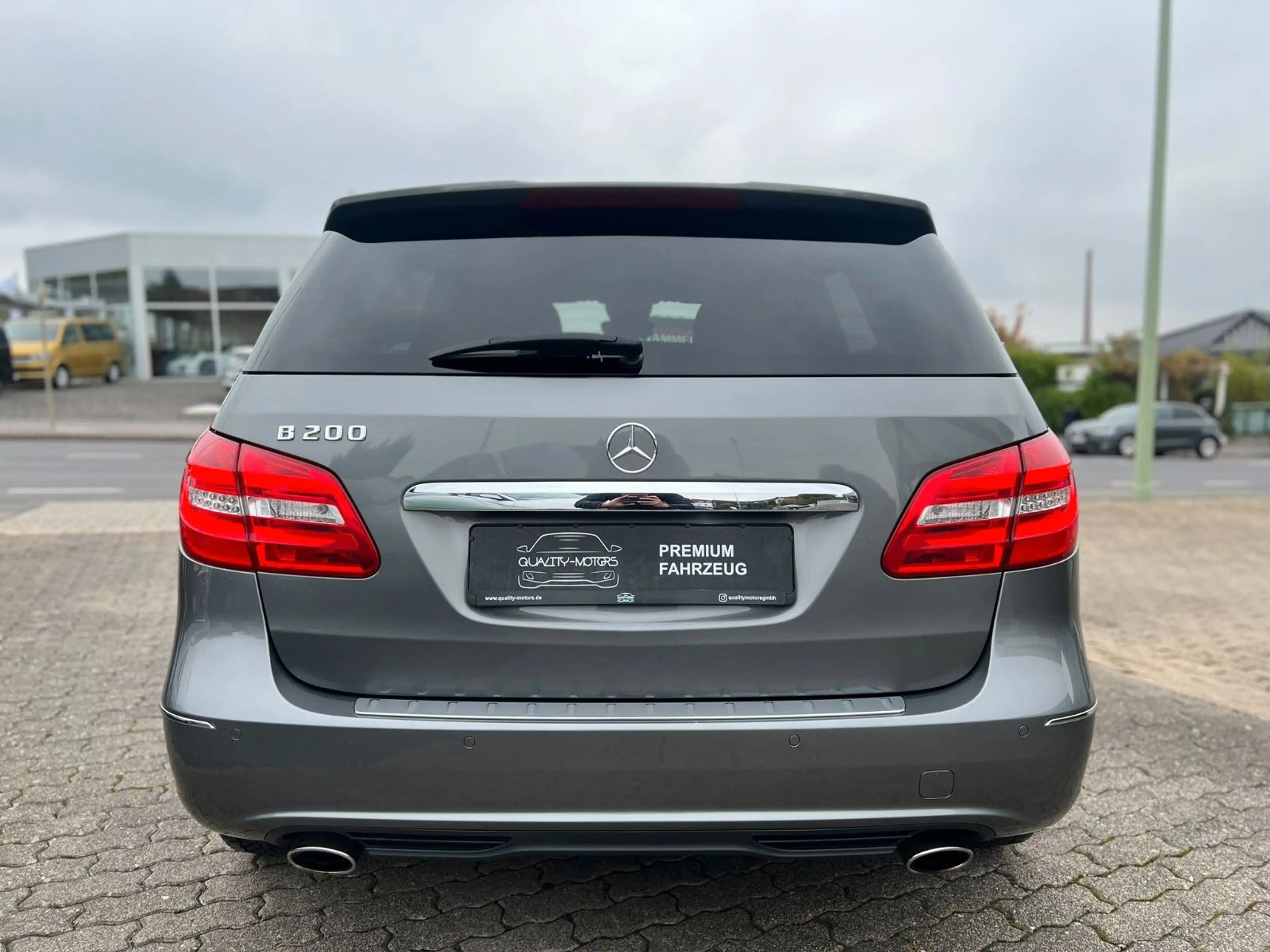 Mercedes-Benz B 200 -KLIMA-NAVI-BLUETOOTH-PDC-BIXENON-TEILLEDER — photo 4