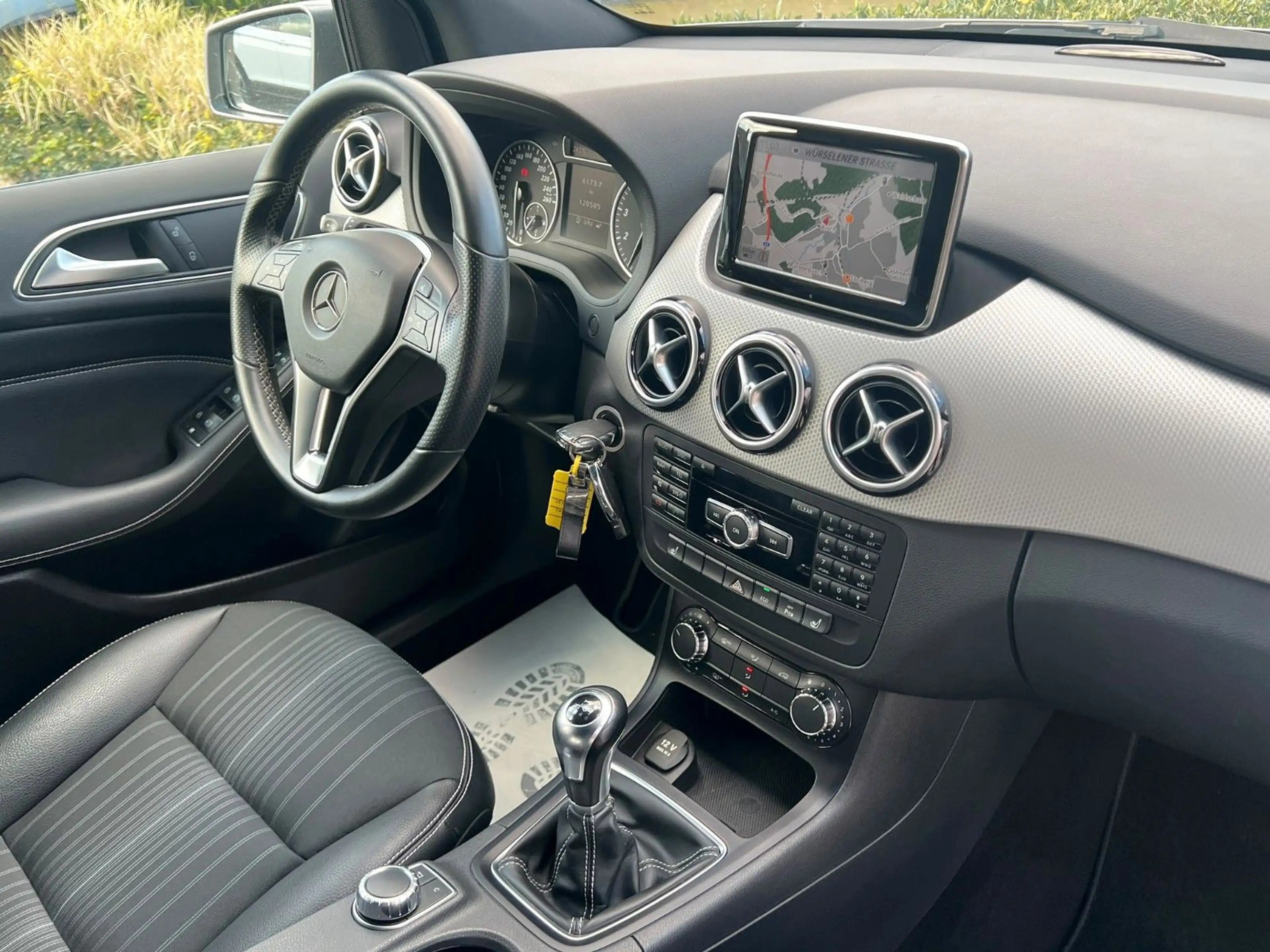 Mercedes-Benz B 200 -KLIMA-NAVI-BLUETOOTH-PDC-BIXENON-TEILLEDER — photo 12