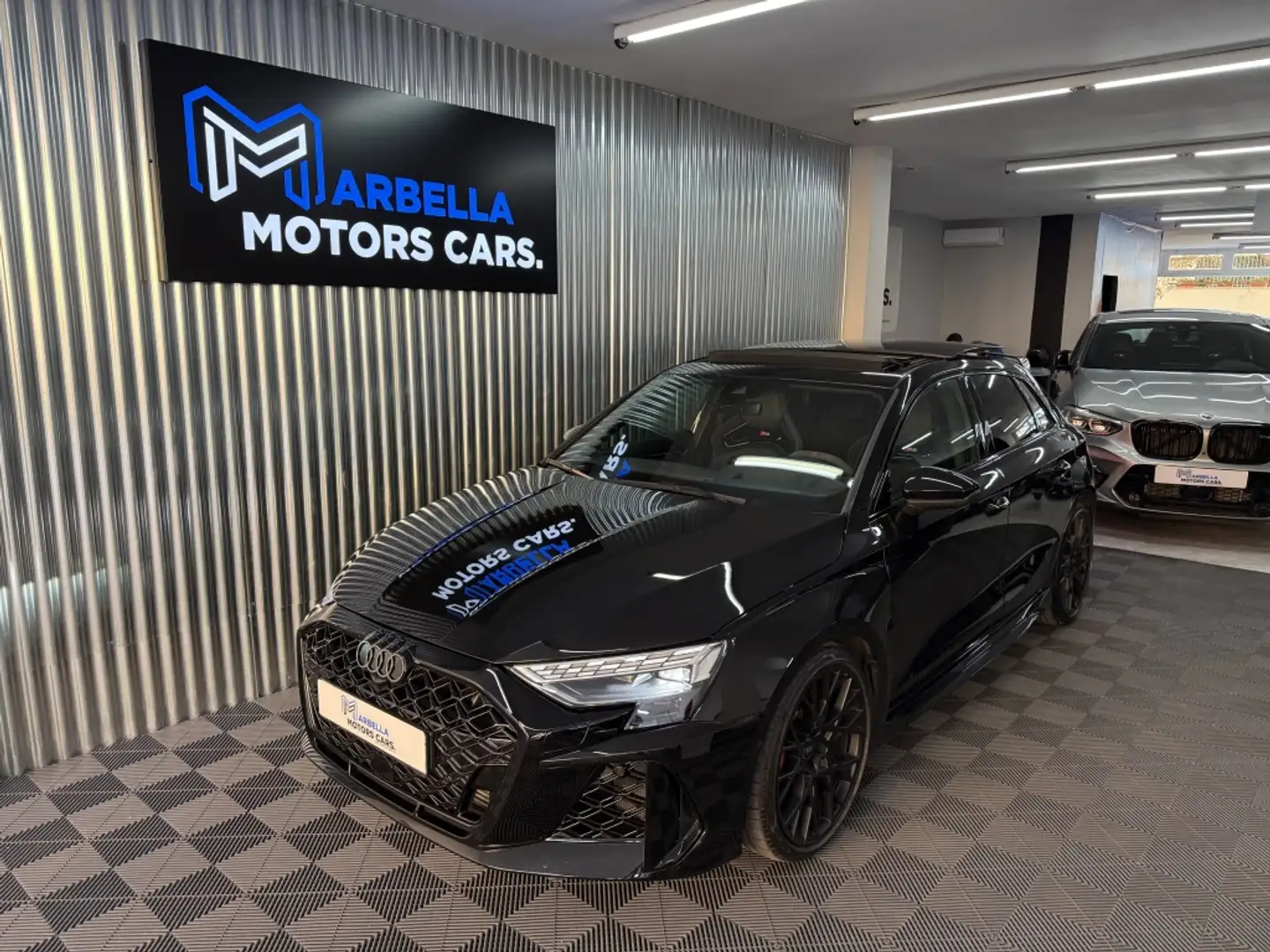 Audi RS3 Sportback quattro S tronic 294kW Schwarz - 1