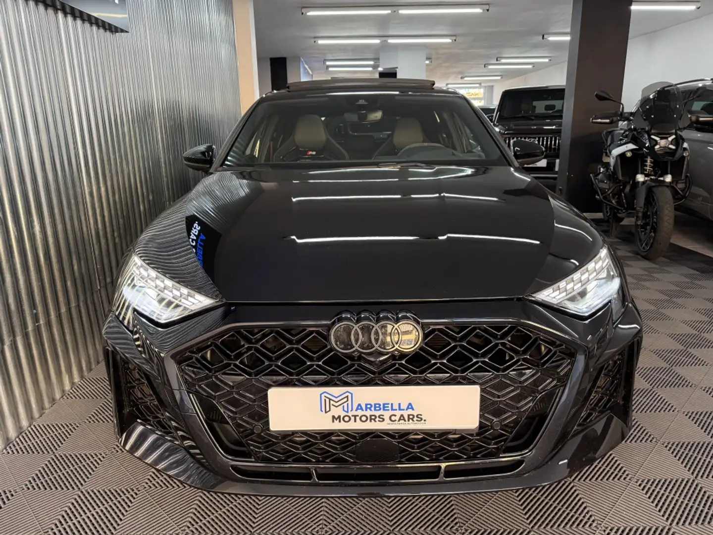 Audi RS3 Sportback quattro S tronic 294kW Schwarz - 2