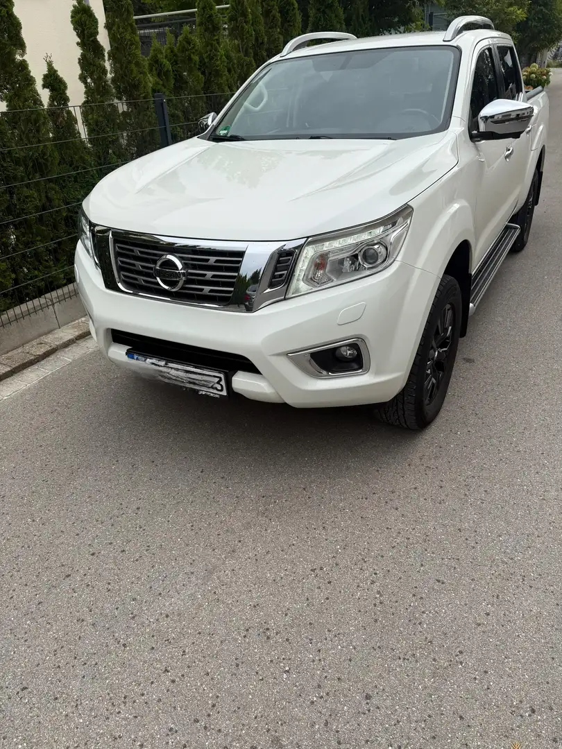 Nissan NP300 Tekna Double Cab 4x4 Weiß - 1