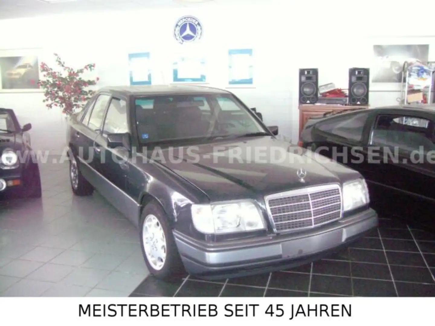 Mercedes-Benz 200 124 Oldtimer Echter Mercedes Grigio - 1