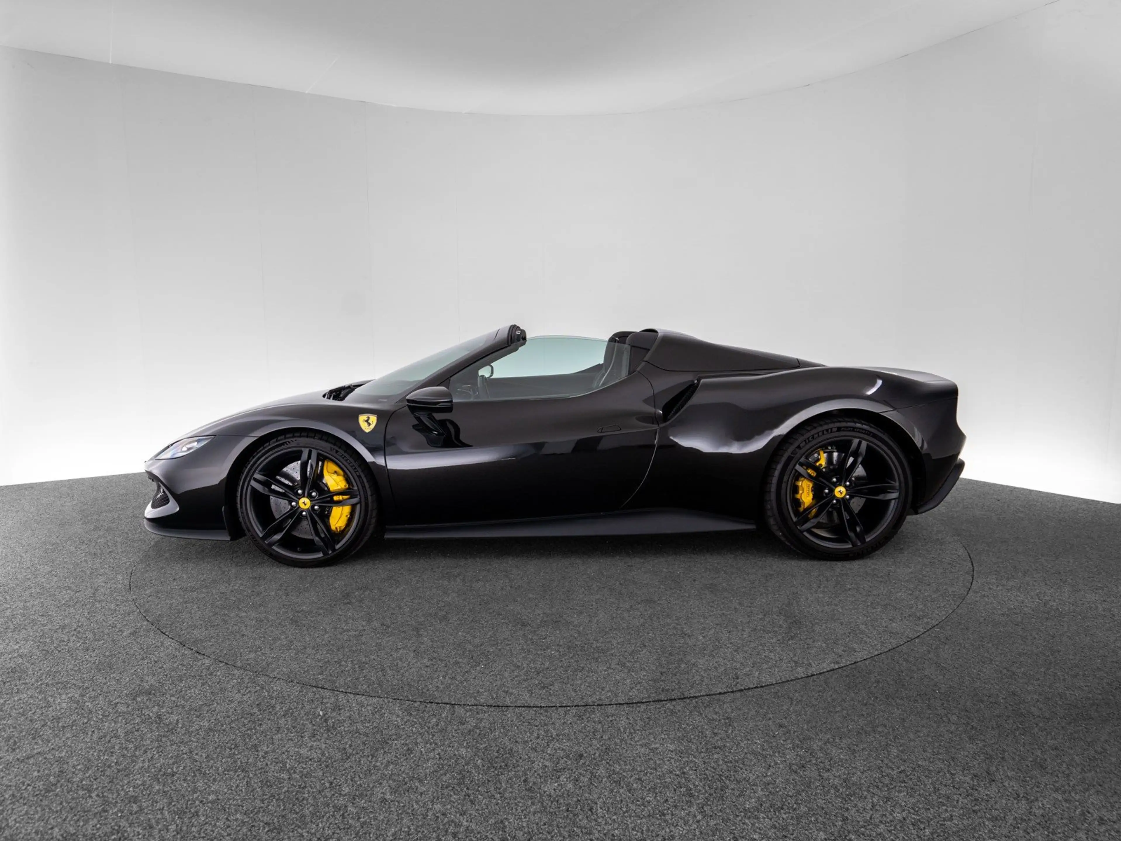 Ferrari 296 GTS — photo 8