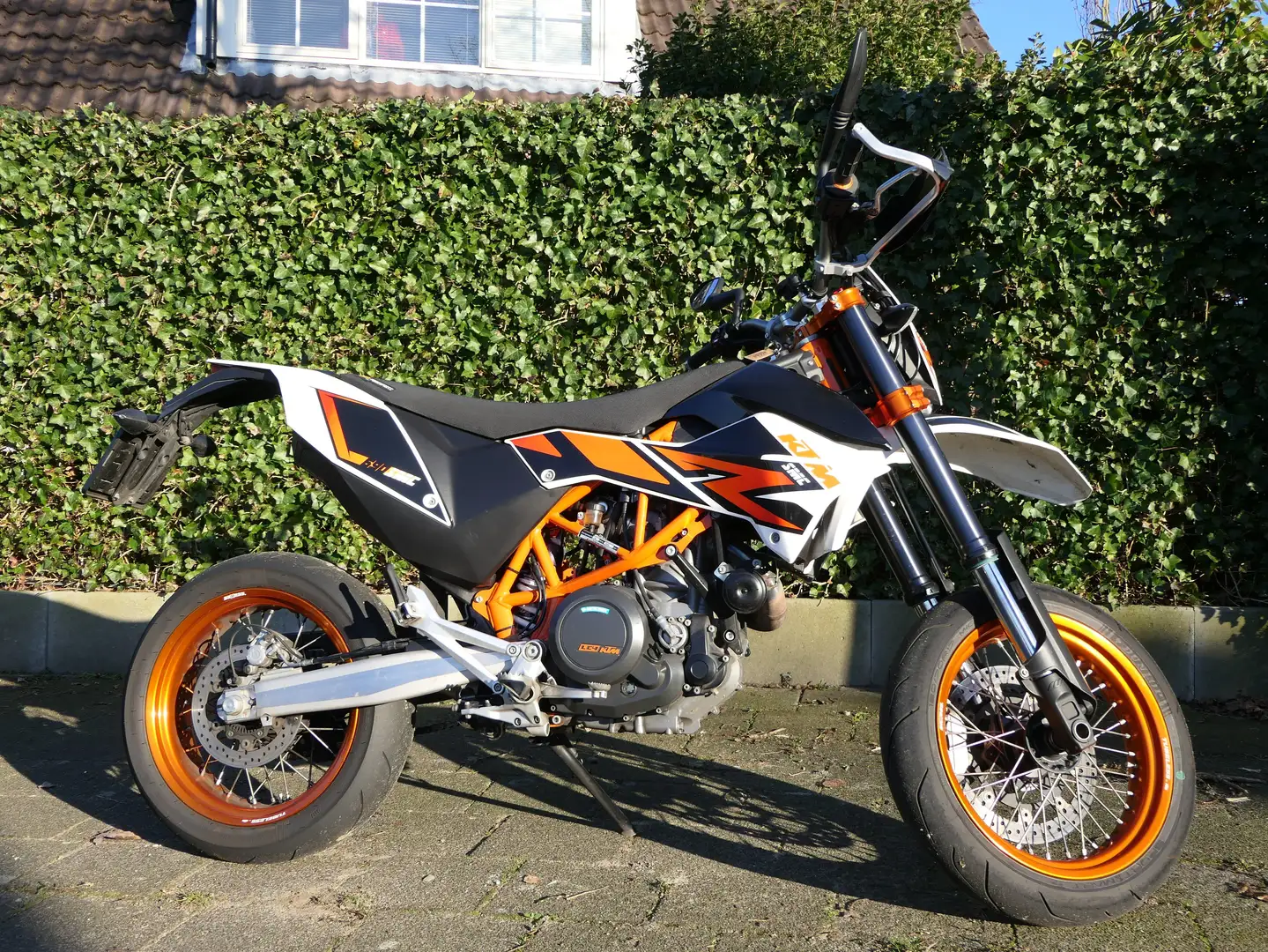 KTM 690 SMC R Bílá - 1