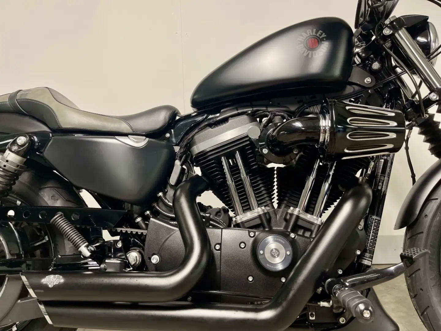 Harley-Davidson Sportster XL883N IRON Negru - 2