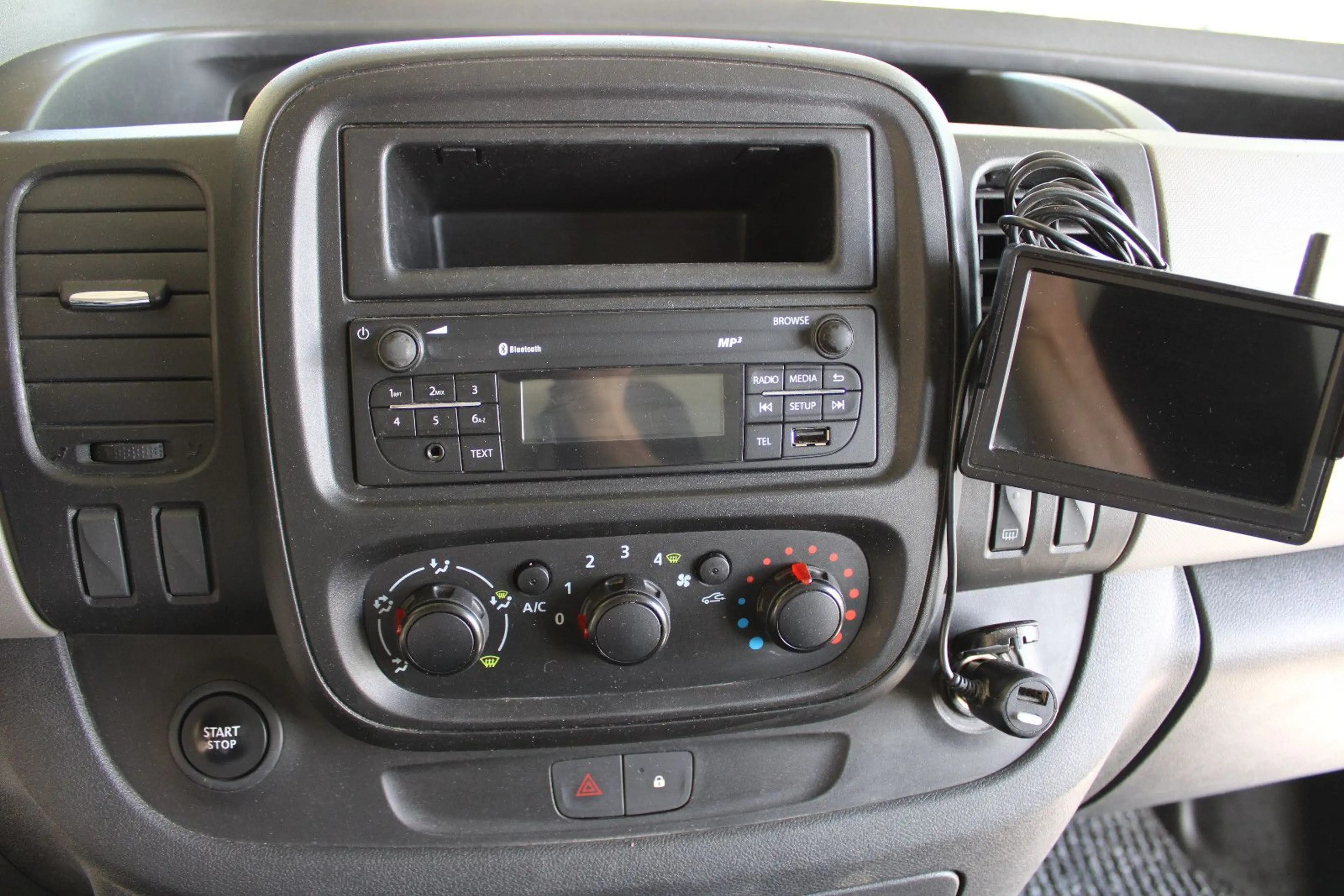 Renault Trafic Kasten L1H1 Komfort KLIMA KAMERA 3-SITZE — photo 13