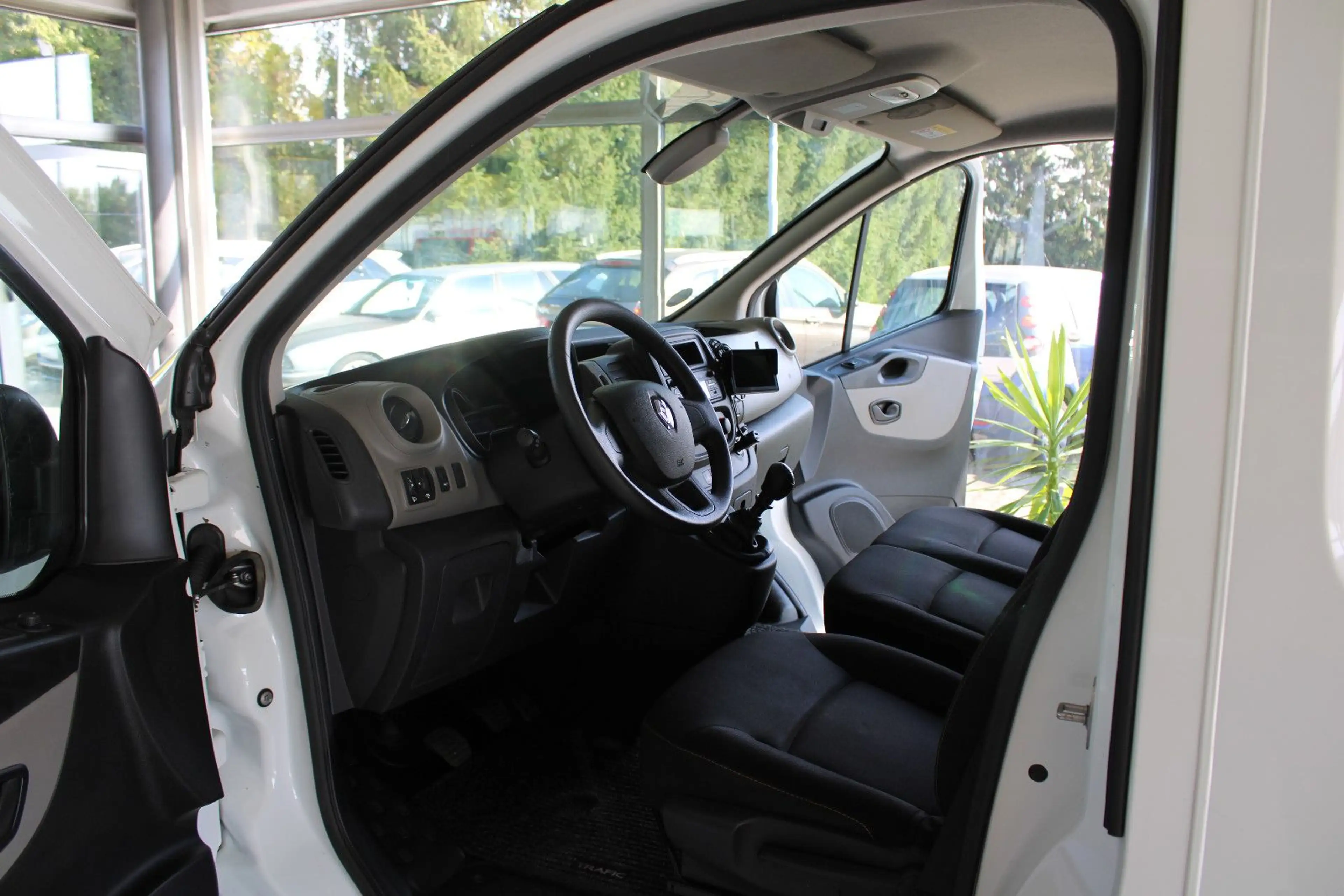Renault Trafic Kasten L1H1 Komfort KLIMA KAMERA 3-SITZE — photo 8