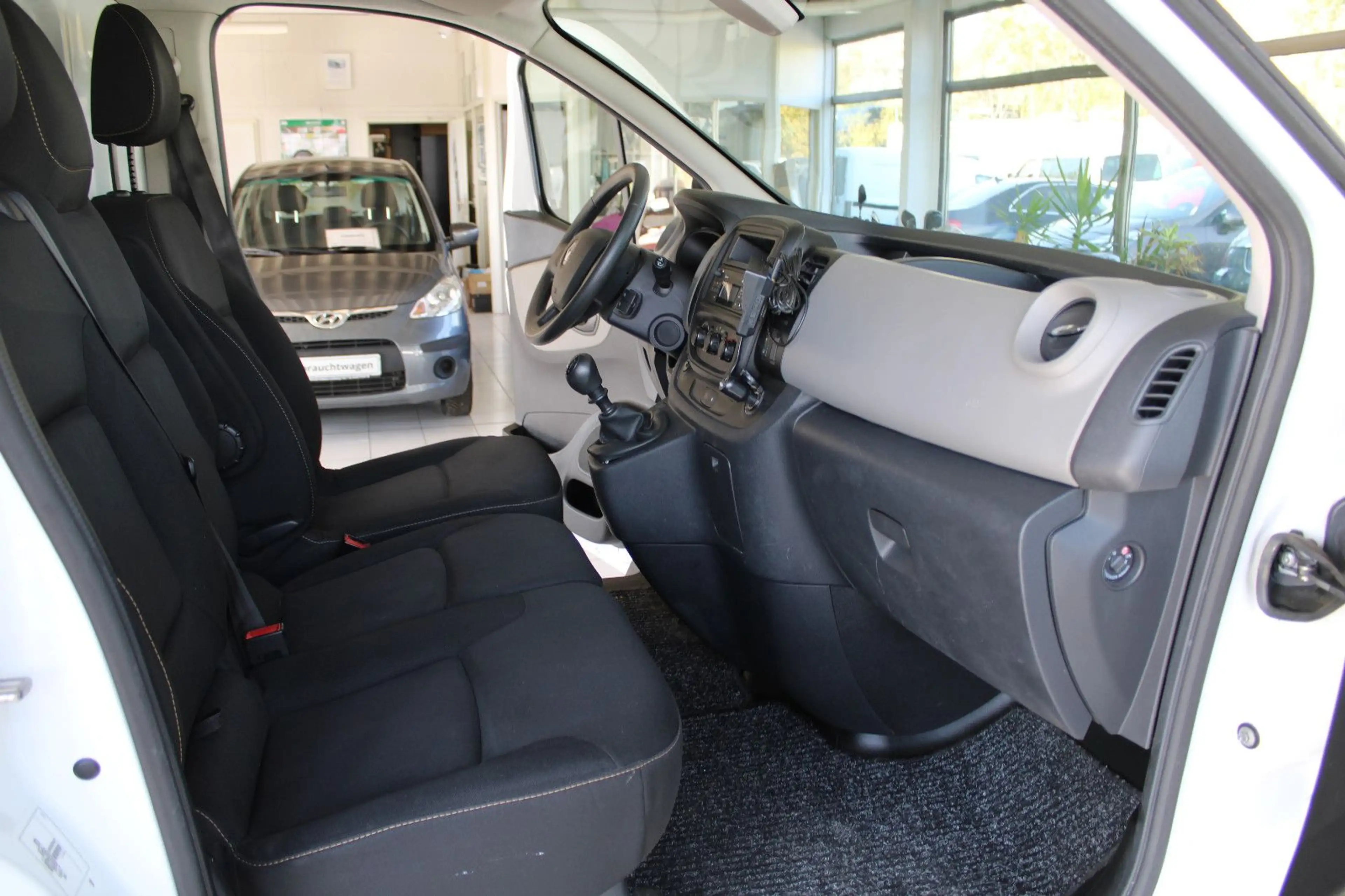 Renault Trafic Kasten L1H1 Komfort KLIMA KAMERA 3-SITZE — photo 12