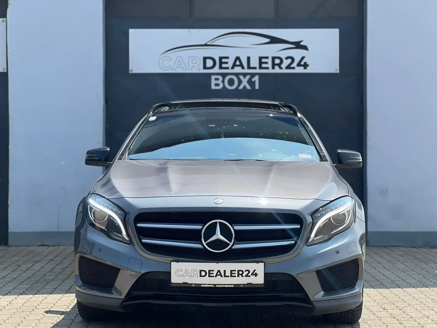 Mercedes-Benz GLA 220 GLA 220 CDI 4Matic AMG Pano*elektr.Sitze Grau - 1