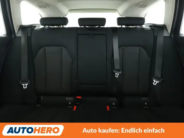 BMW 3 Series view 15