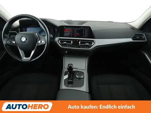 BMW 3 Series view 12