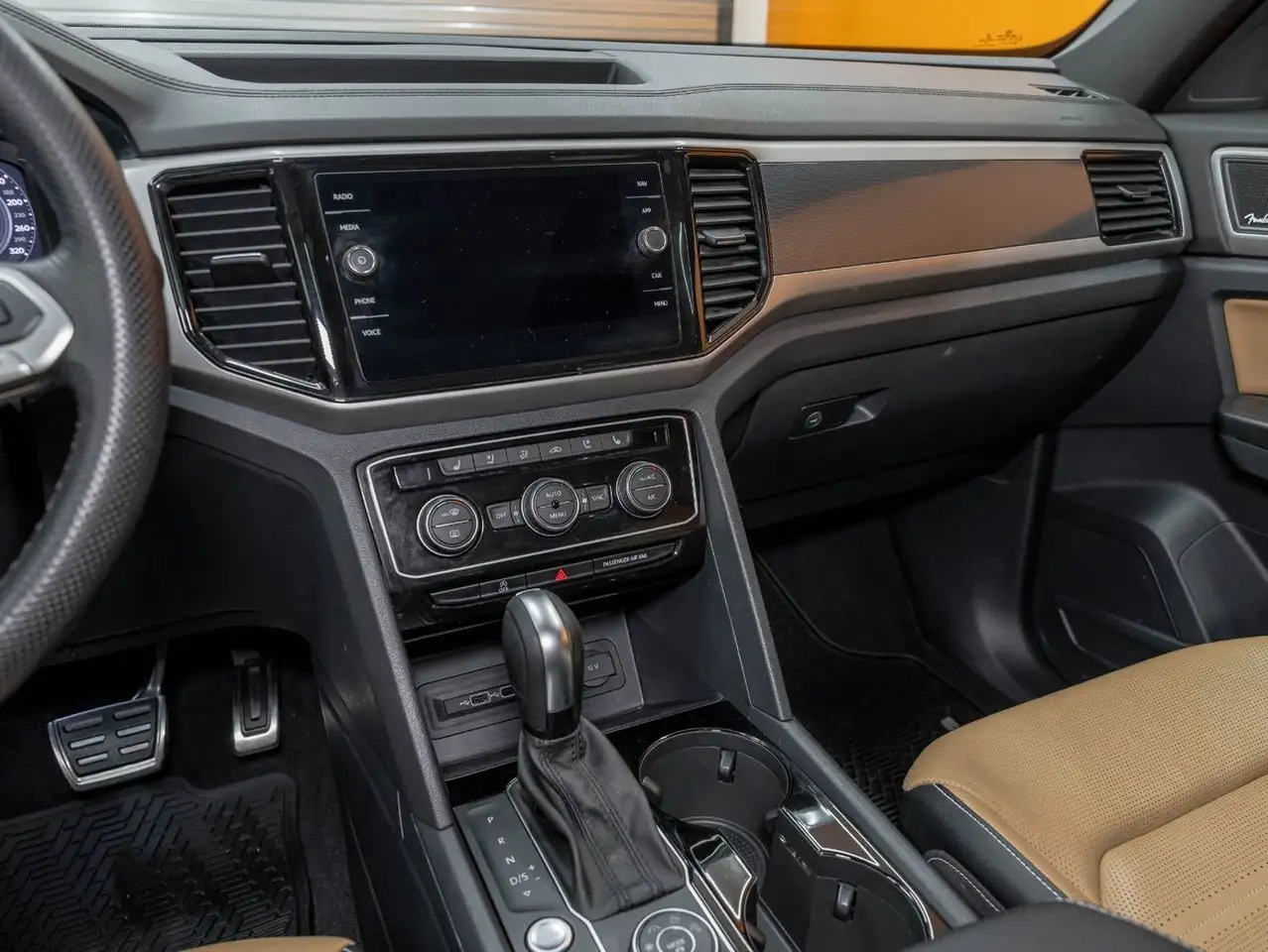 Volkswagen Atlas снимка Volkswagen Atlas