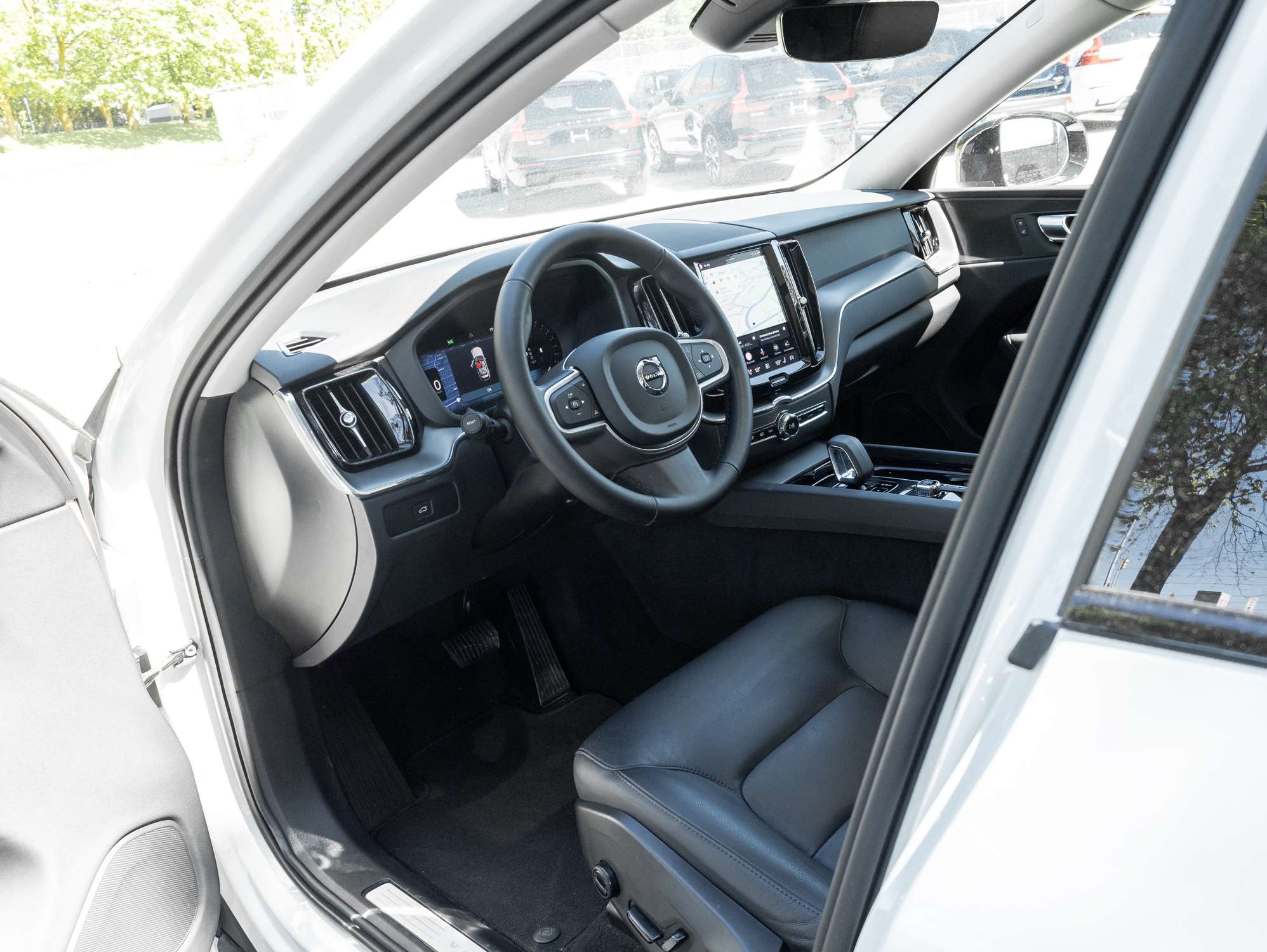 2025 Volvo XC60 B5 AWD Core |VOLVO CPO RATE fr 3.49%* |21" WHEELS thumb 7