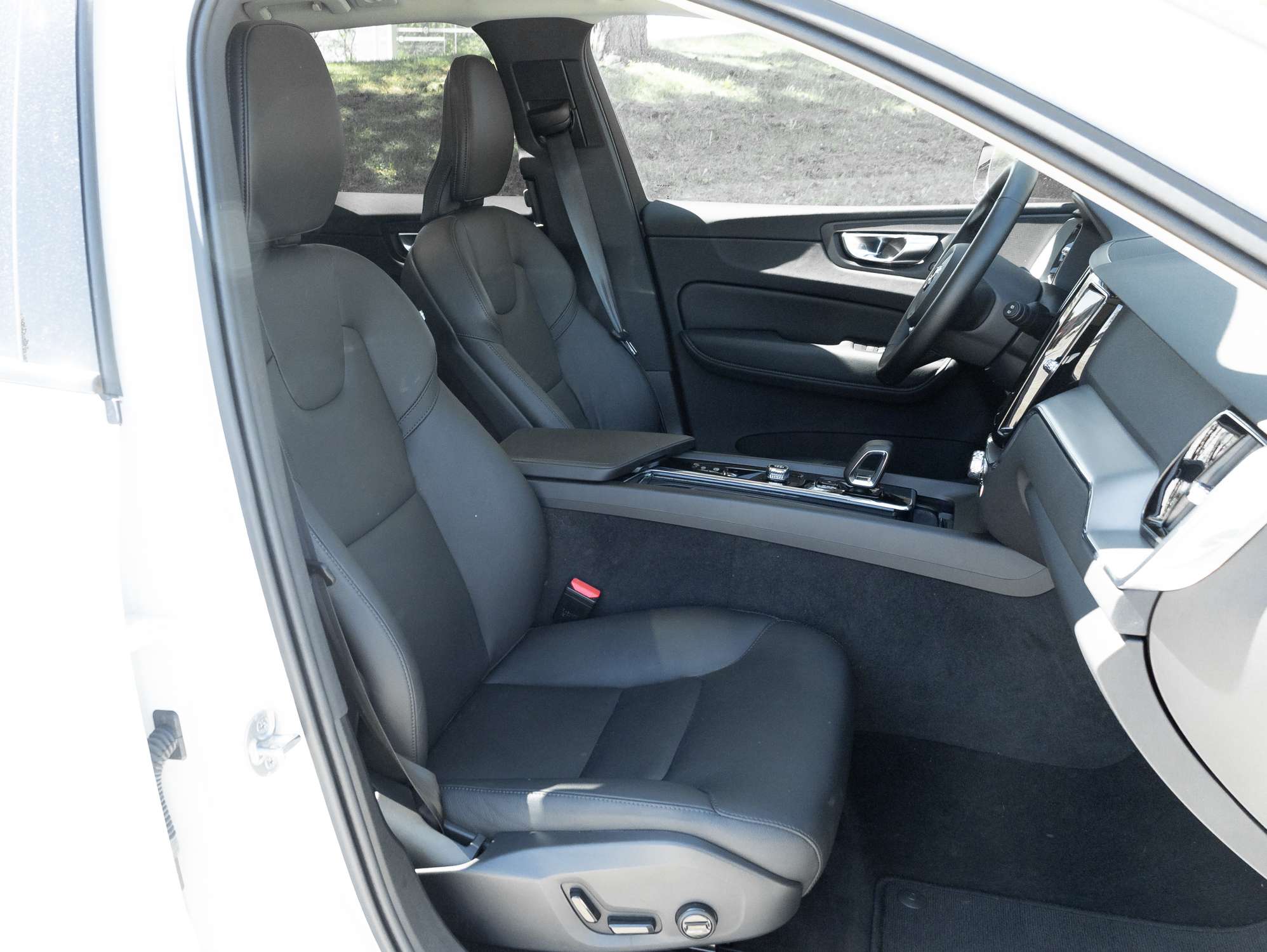 2025 Volvo XC60 B5 AWD Core |VOLVO CPO RATE fr 3.49%* |21" WHEELS thumb 21