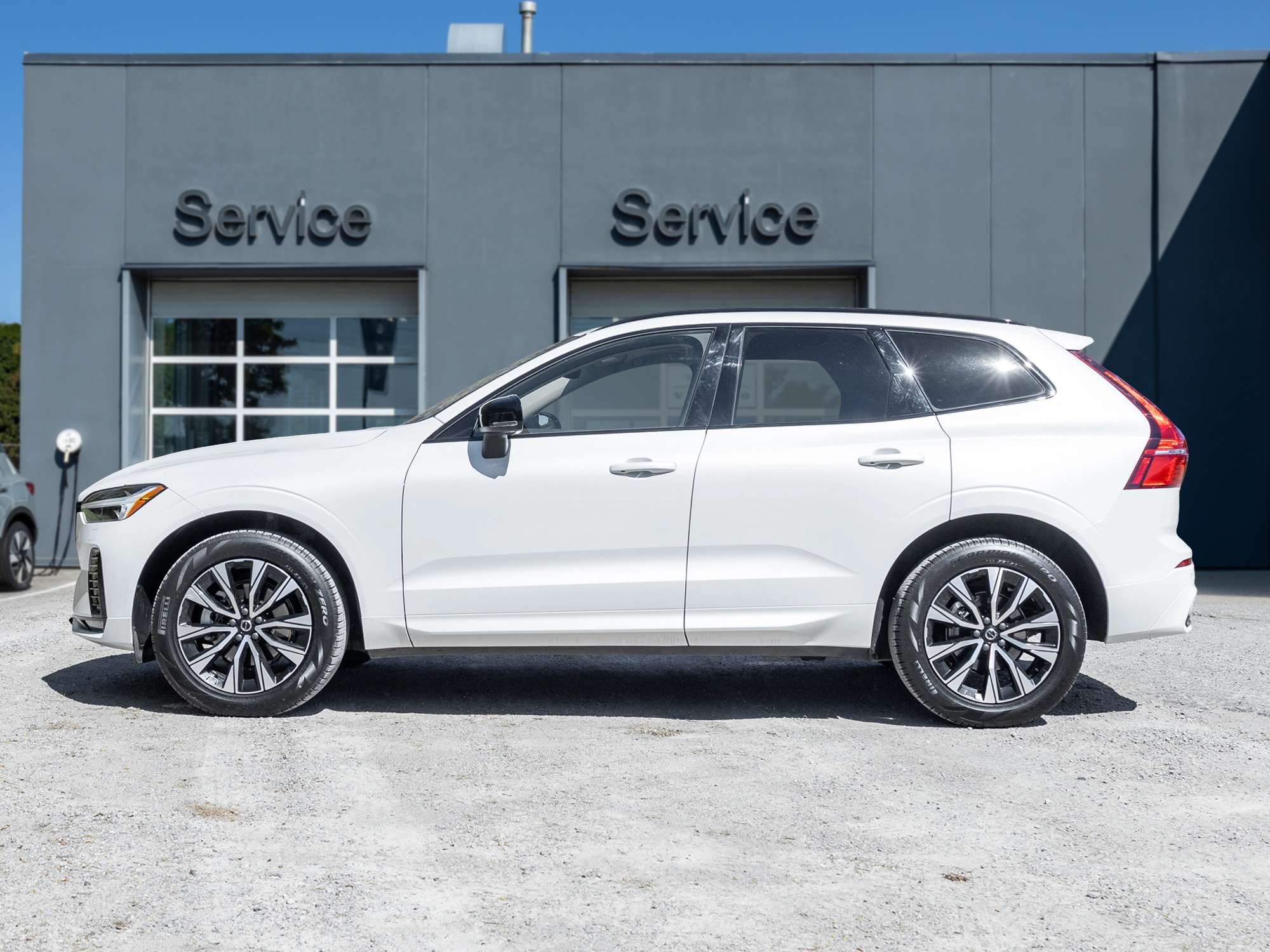 2025 Volvo XC60 B5 AWD Core |VOLVO CPO RATE fr 3.49%* |21" WHEELS alt 3