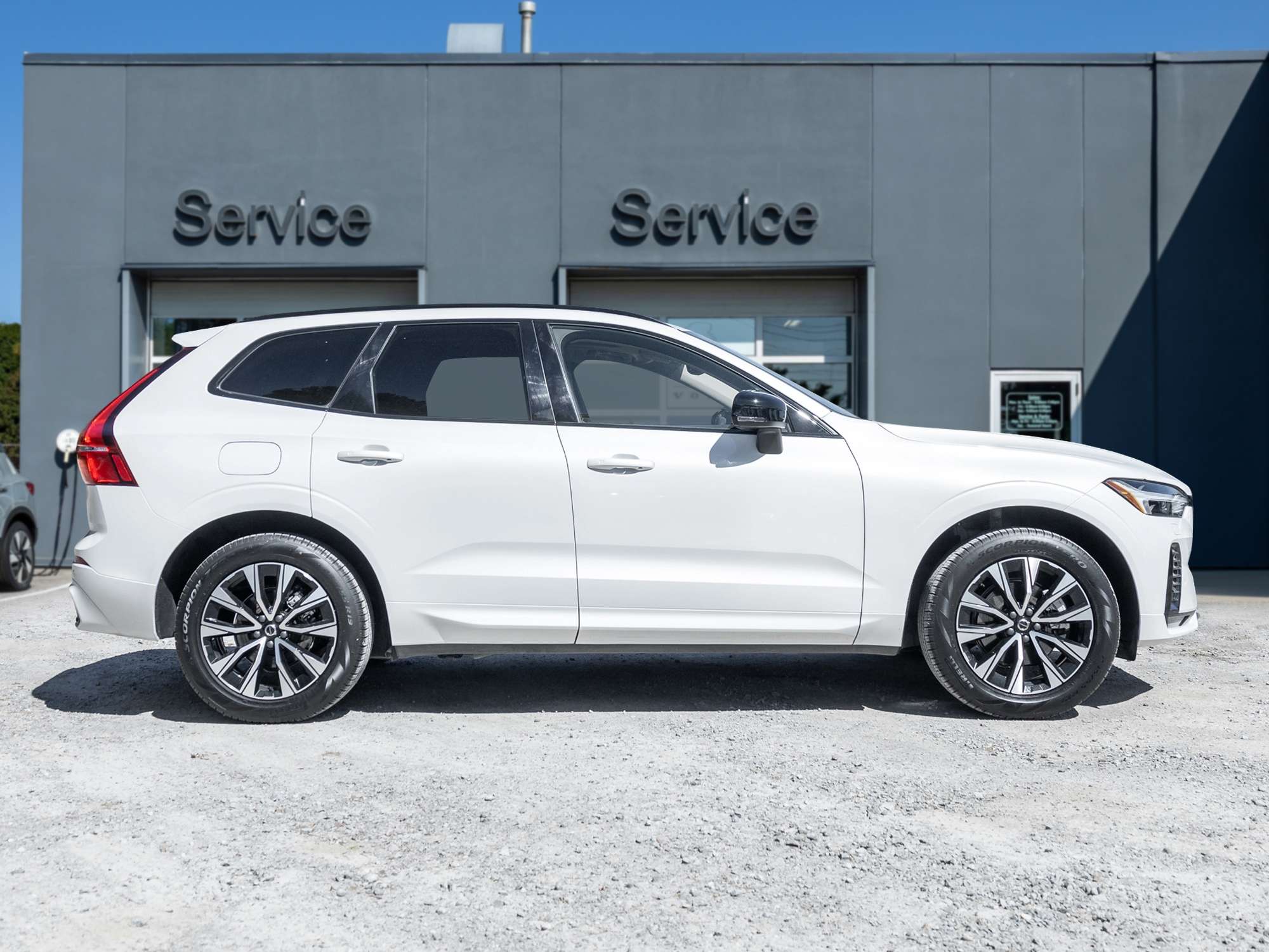 2025 Volvo XC60 B5 AWD Core |VOLVO CPO RATE fr 3.49%* |21" WHEELS alt 5