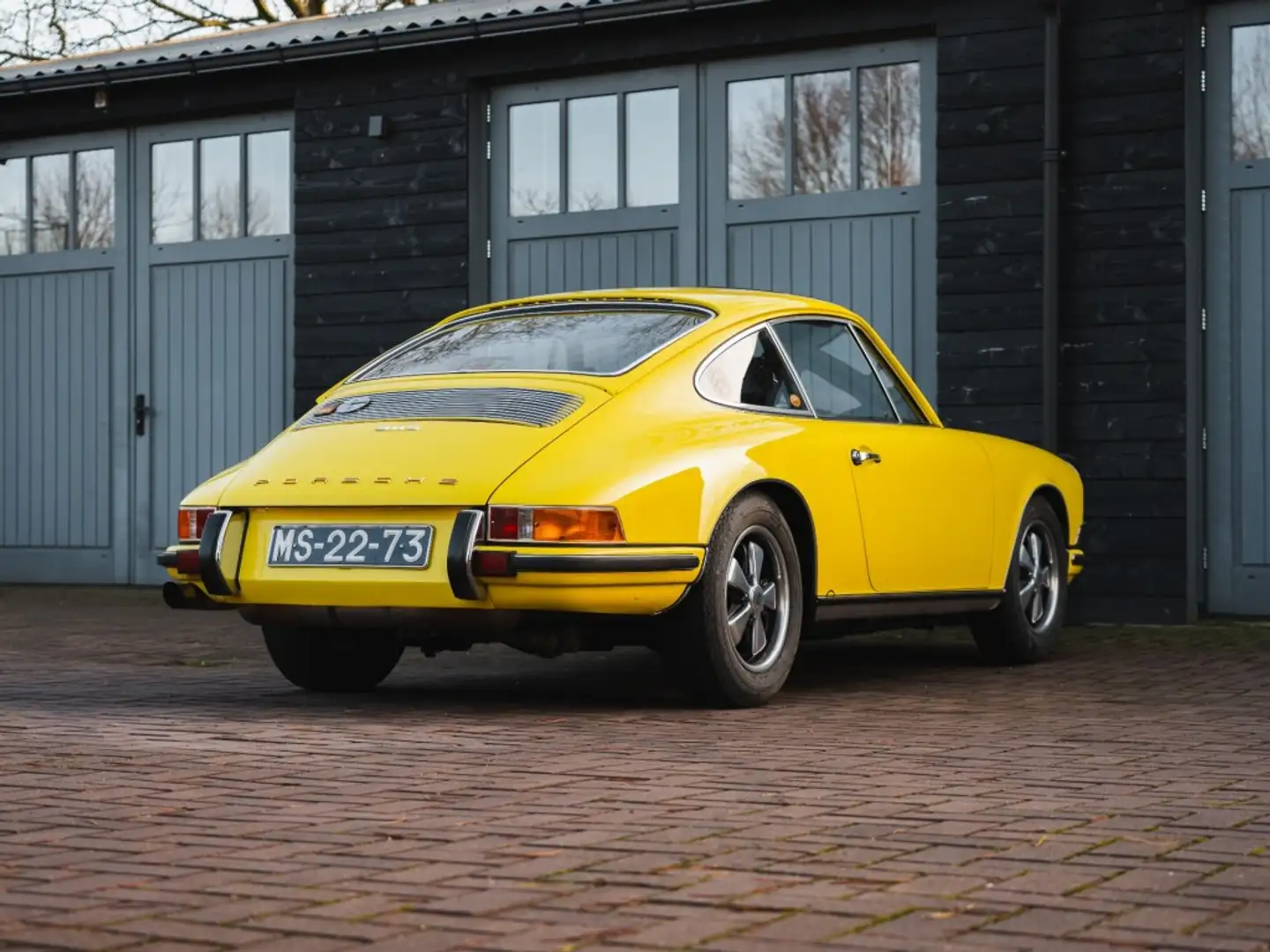 Porsche 911 S Coupe light yellow matching numbers Geel - 2
