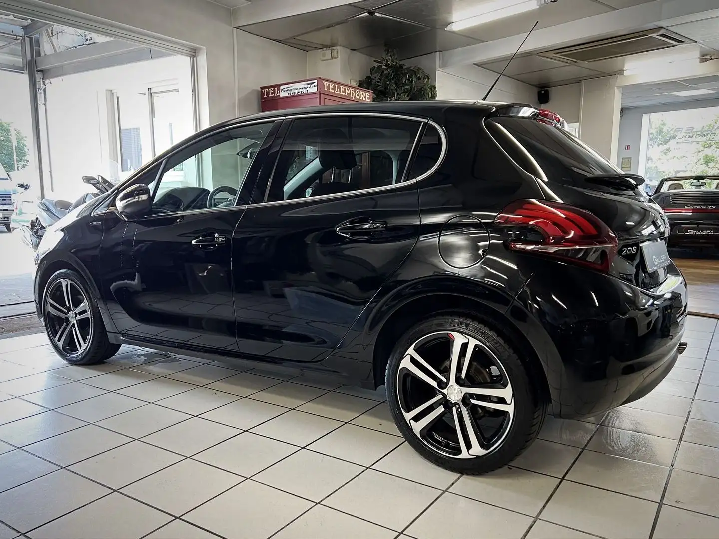 Peugeot 208 1.2 PURETECH 110CH GT LINE S\u0026S 5P - 2