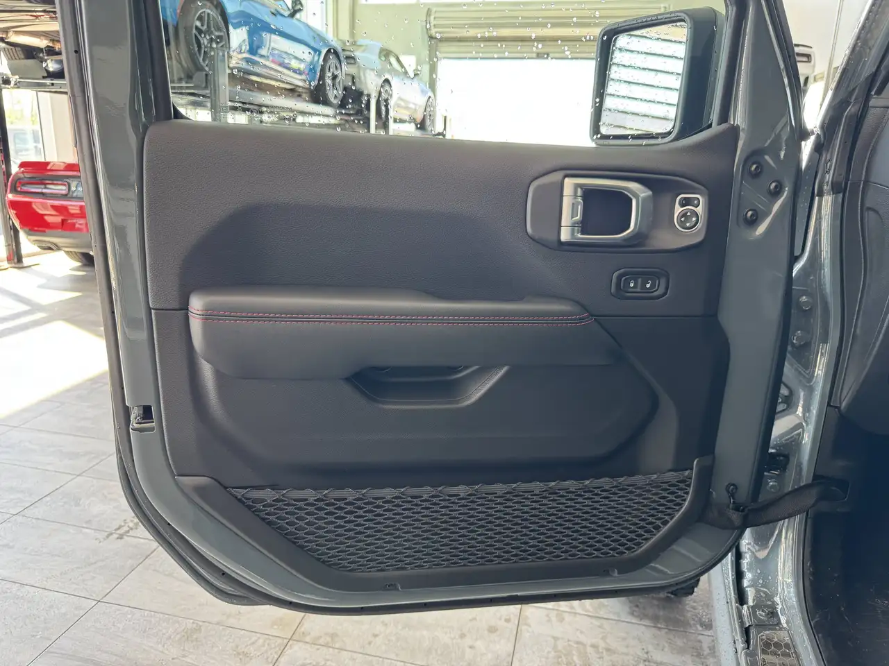 Jeep Wrangler photo Jeep Wrangler