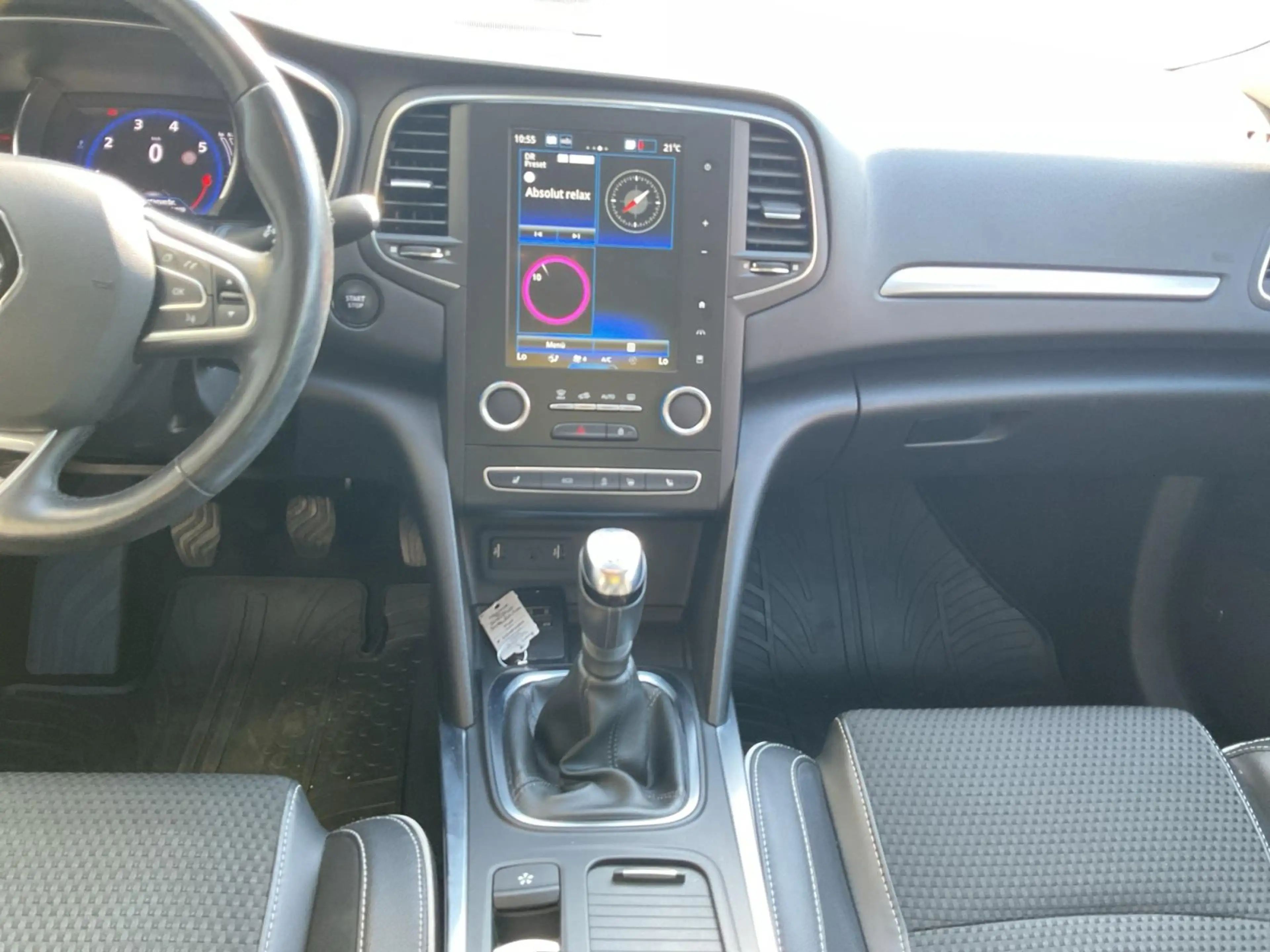 Renault Megane Grandtour 1,3 Tce 160 Bose Edition — photo 12