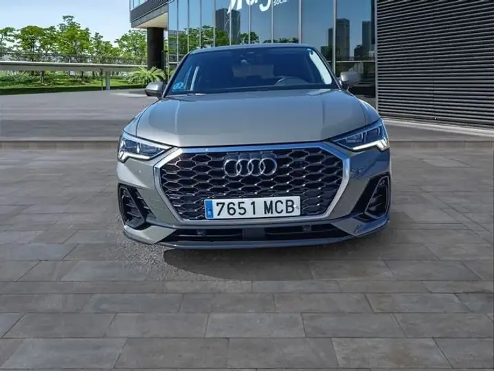Audi Q3 Advanced 35 TDI 2022, foto 2