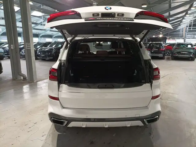 BMW X5 view 6