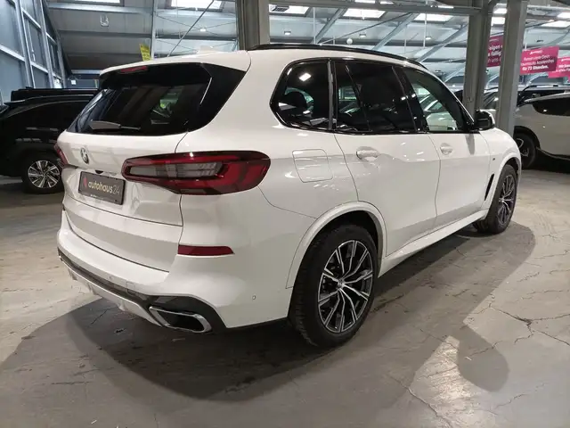 BMW X5 view 5