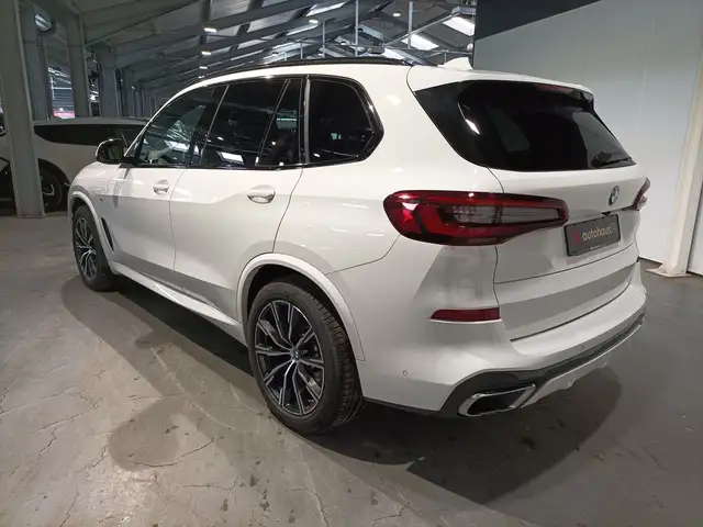 BMW X5 view 4