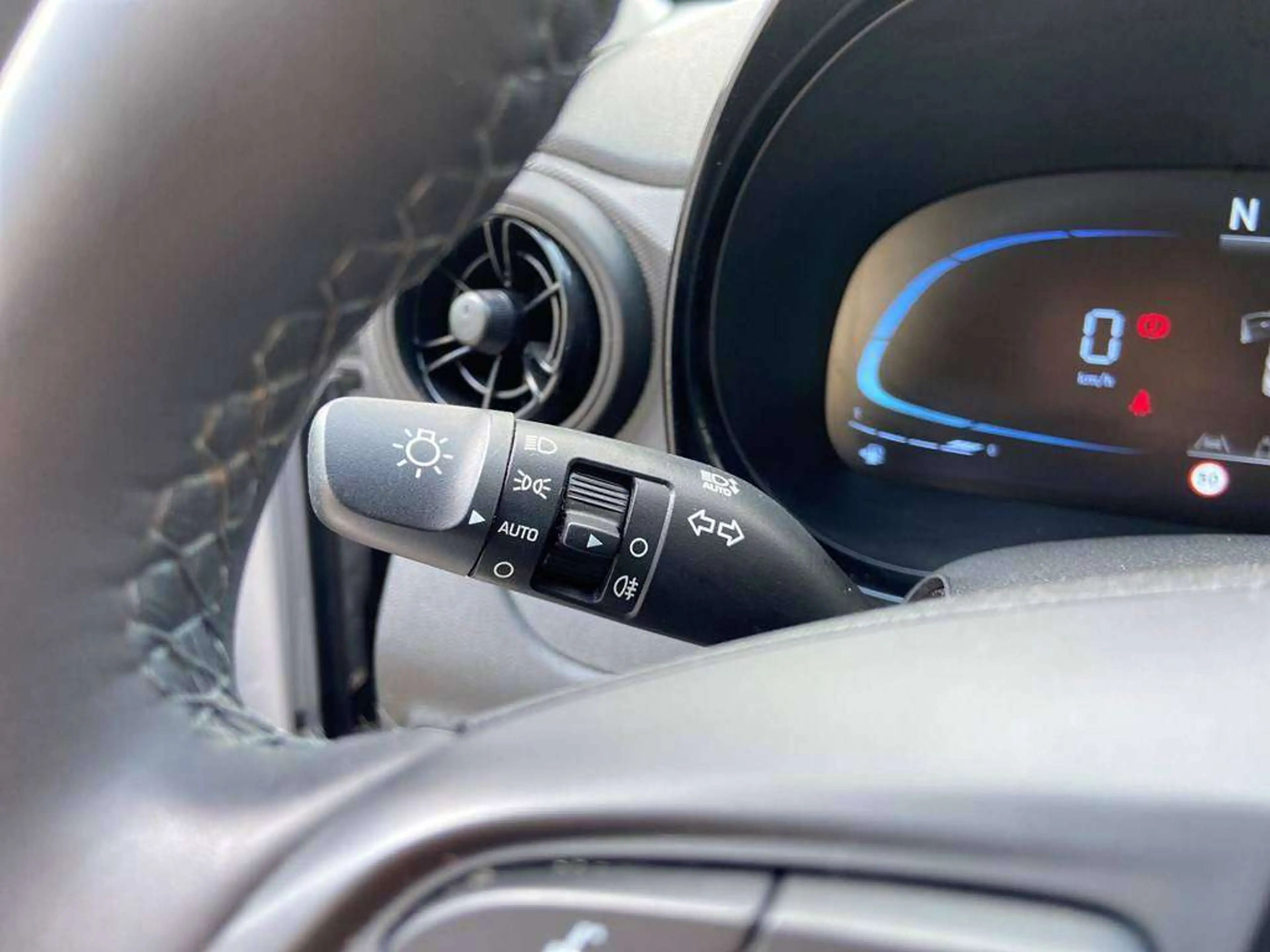 Hyundai i10 First Edition automaat — photo 9
