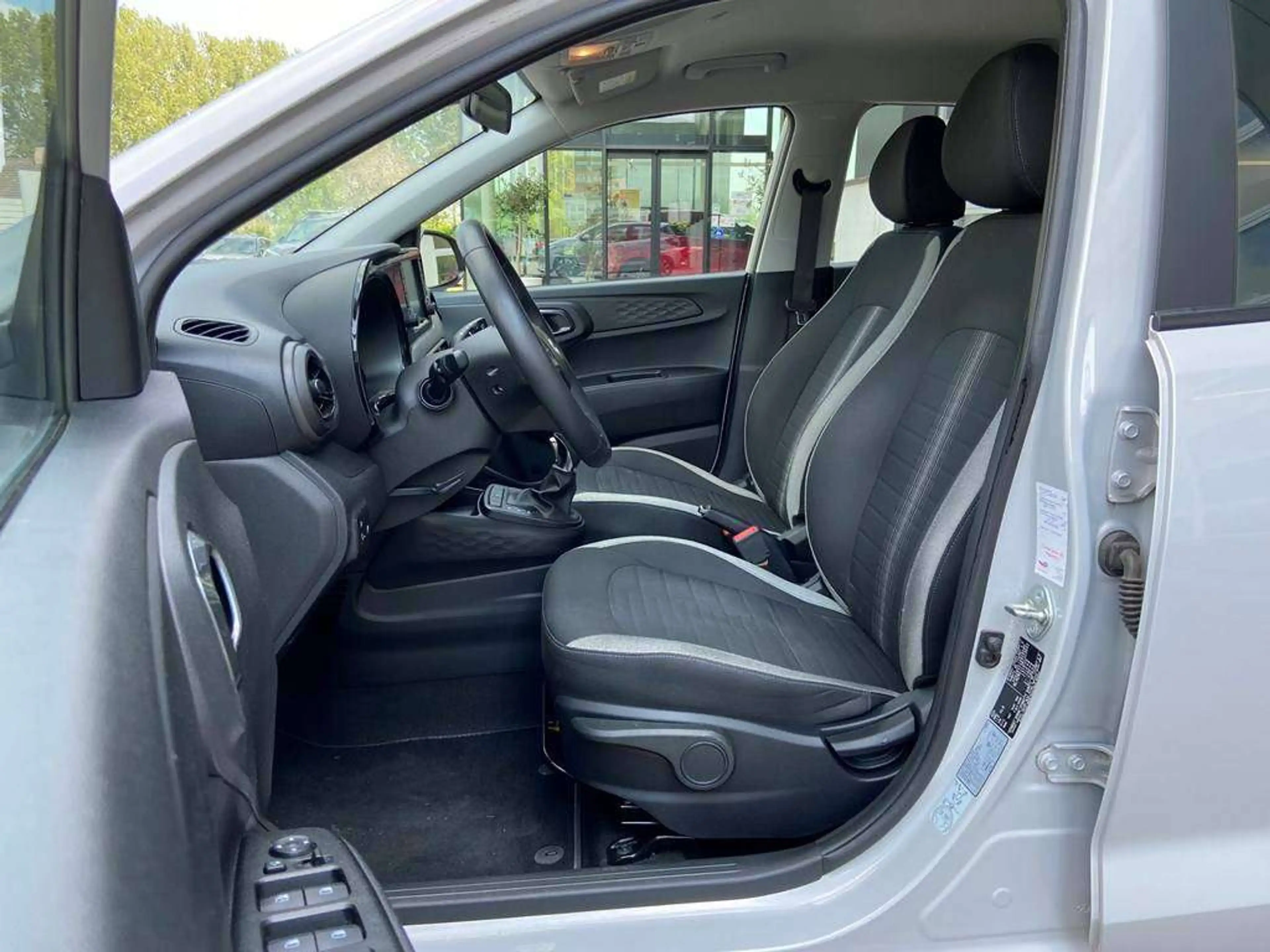 Hyundai i10 First Edition automaat — photo 8
