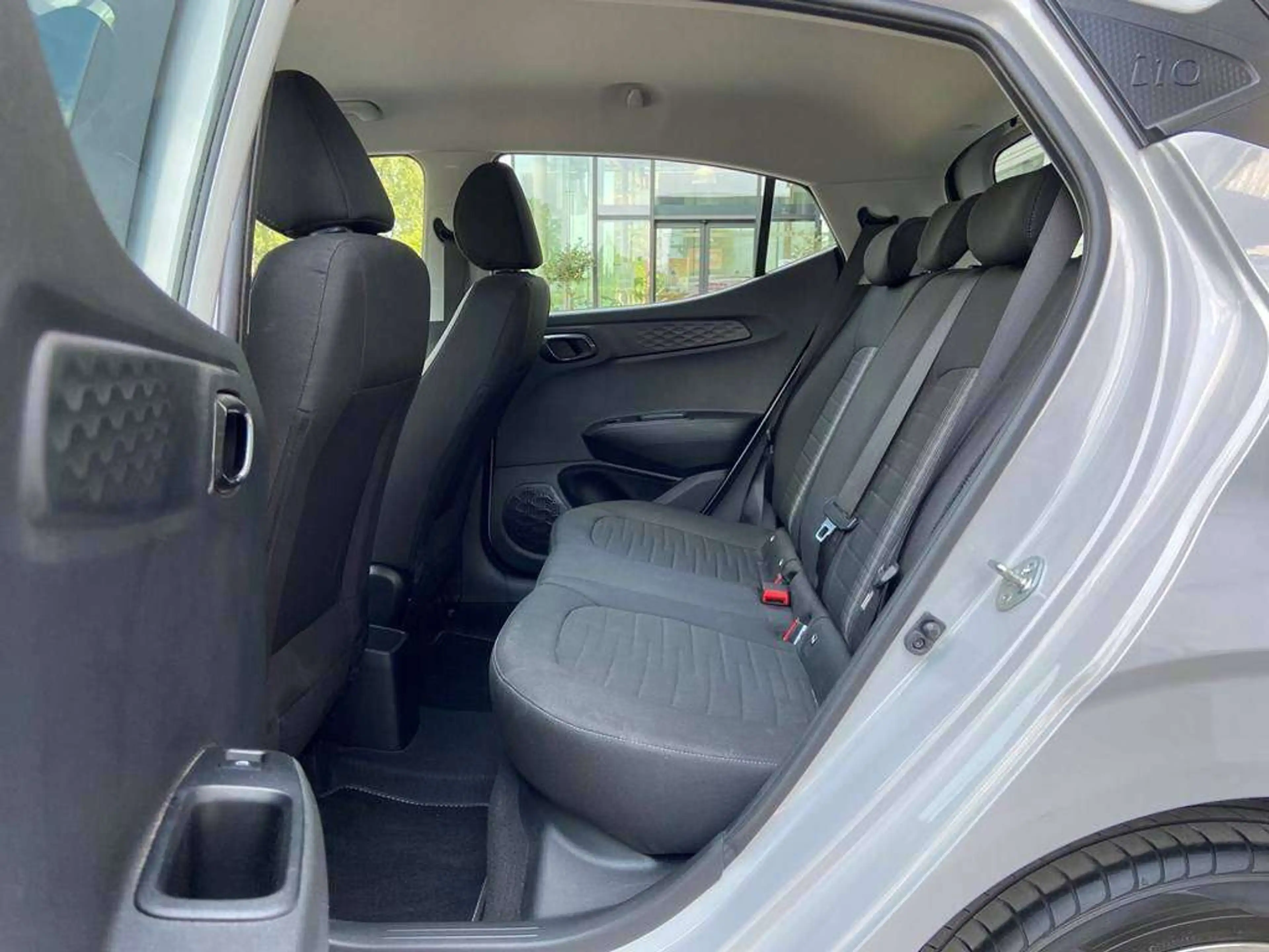 Hyundai i10 First Edition automaat — photo 7