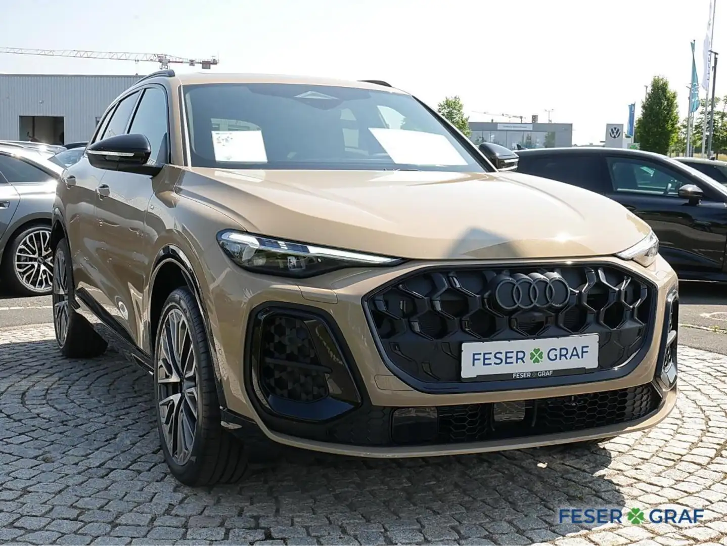 Audi Q5 SUV edition one mit Akzenten magnesiumgrau Gold - 2