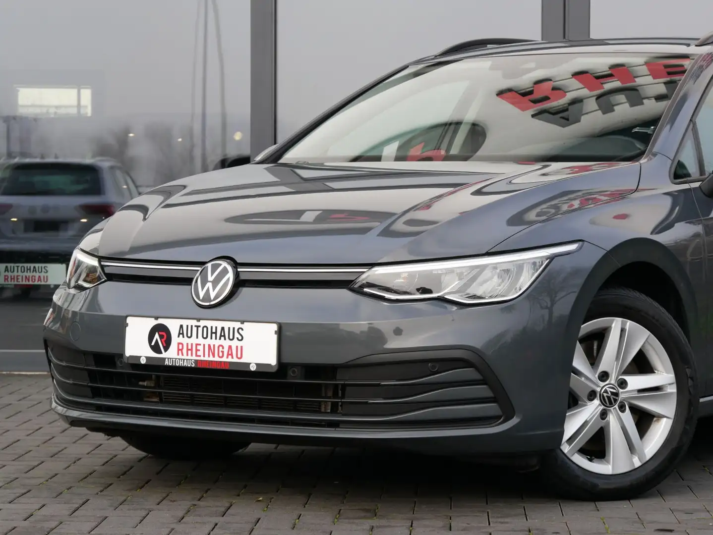 Volkswagen Golf VIII 2.0 TDI Life AHK/LED/DAB+ - 2