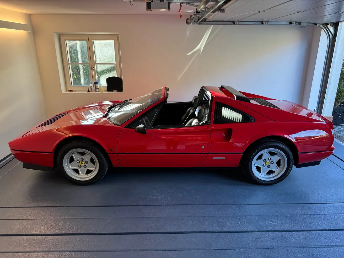 Ferrari 328 328 GTS, 1.Hd, original 16.329 KM Rot - 2