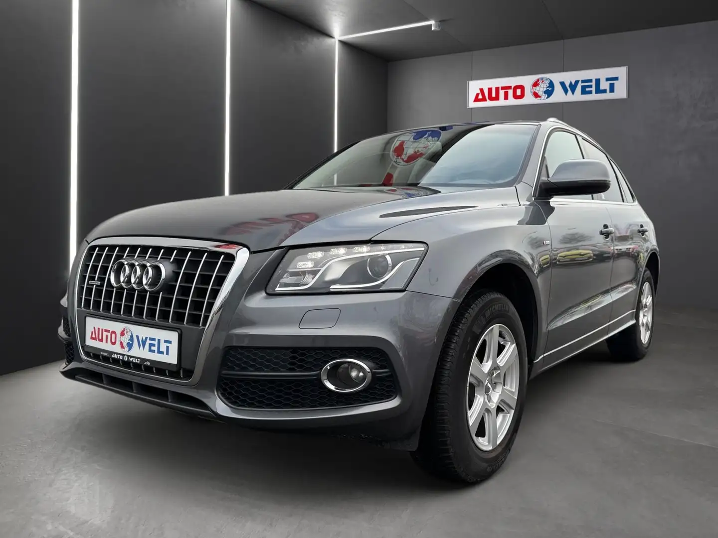 Audi Q5 2.0 TDI quattro Xenon Sitzheizung PDC Xenon N Grau - 1